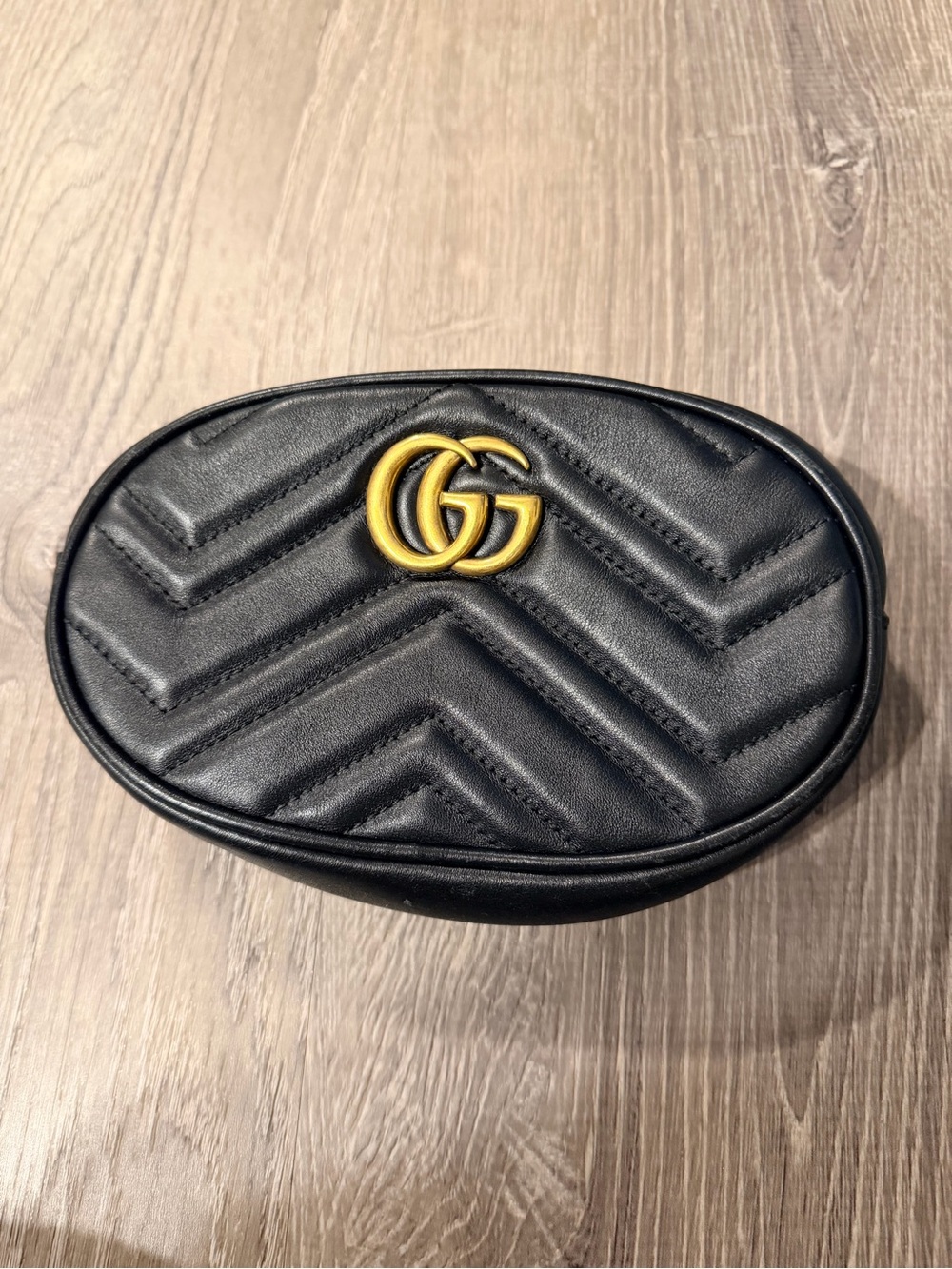 Gucci Black Quilted Leather Oval Card & Key Holder with Gold GG